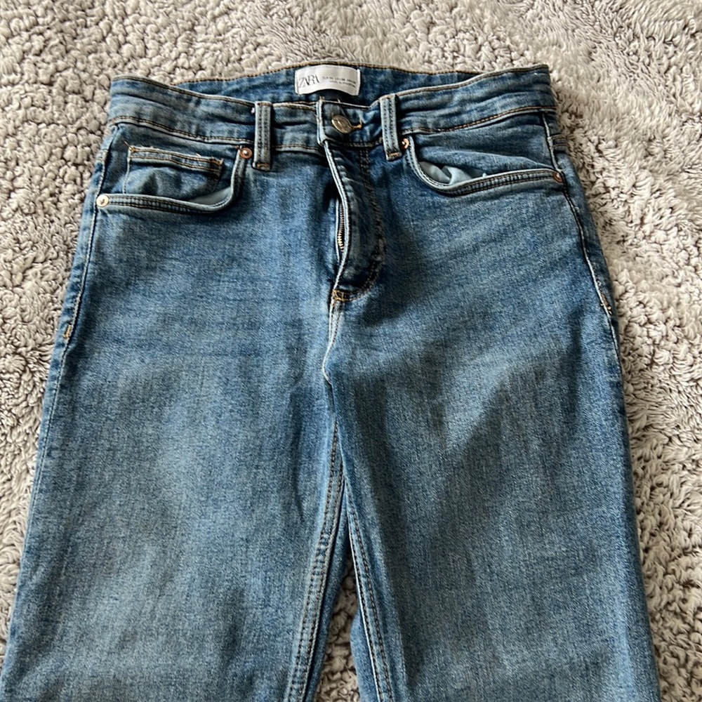 Wide legged jeans